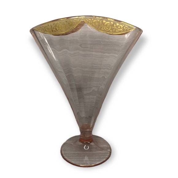 Vintage Depression Pink Glass Fan Shaped Flower Vase - Picture 4 of 9